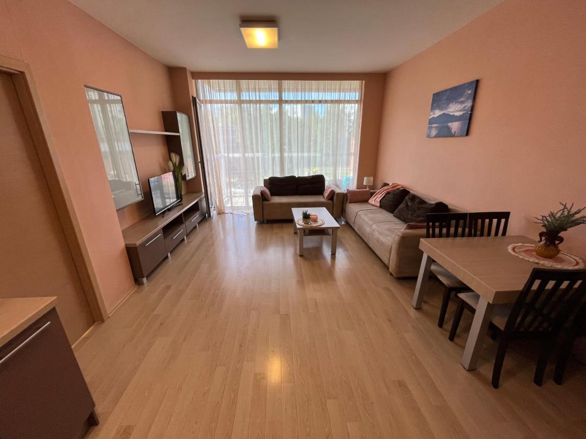 Lovely Apartments In Imanta With Free Parking Riga Kültér fotó